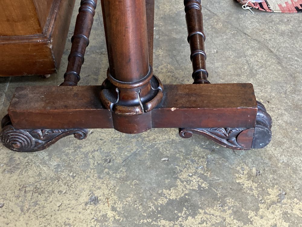 An early Victorian mahogany cheval mirror, width 76cm, height 136cm